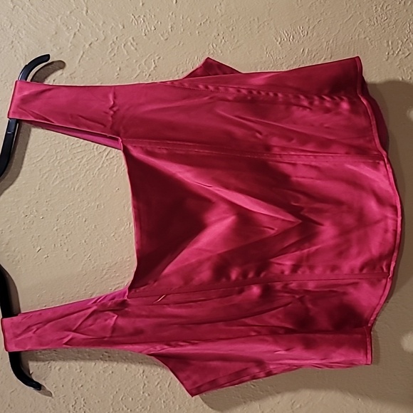 NWT Torrid Crop Pink Satin Sleeveless Top - Picture 1 of 4